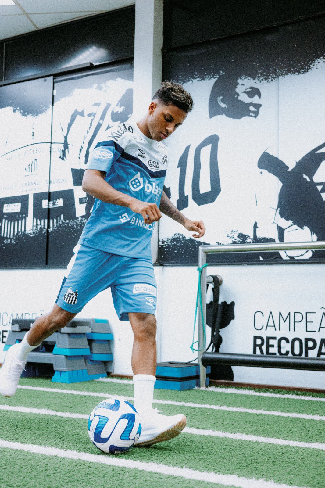 Rodrygo 'returns' to Santos in order to stay in shape throughout his holiday