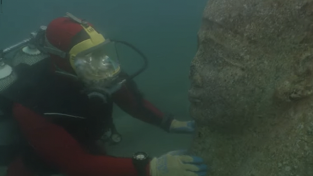 After-1,200-years,-the-Ancient-Egyptian-City-of-Heracleion,-known-as-the-Lost-City-of-Heracleion,-has-been-found-and-explored-underwater