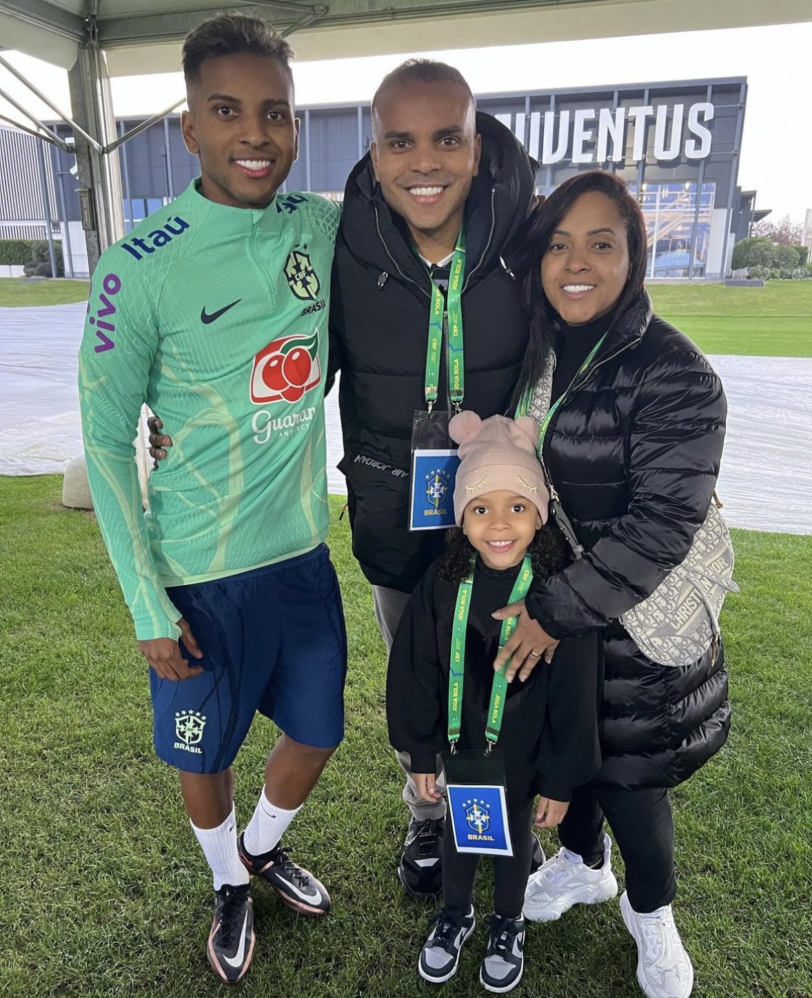 Madrid Zone on X: " Rodrygo's family visited him today.  https://t.co/CslJ5dM0fC" / X