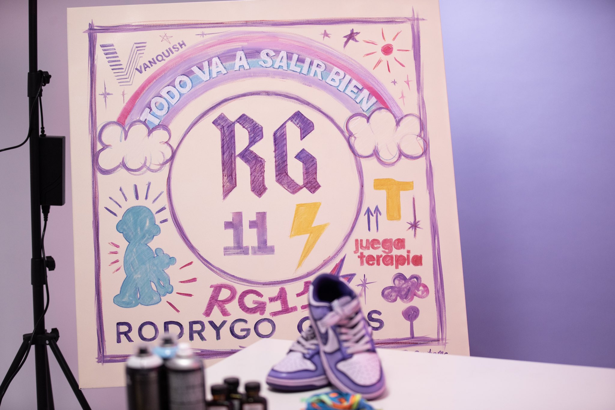 Rodrygo Goes on X: "¿Quieres ganar estos productos exclusivos y personalizados? Solamente tienes que entrar en https://t.co/gnYezHUYUv y comprar una lámina de arte digital por 2€ para participar en el sorteo! Todo