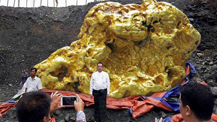 Largest Gold Nugget Ever Found - Giant | Gold nugget, Natural gold nugget,  Gold money