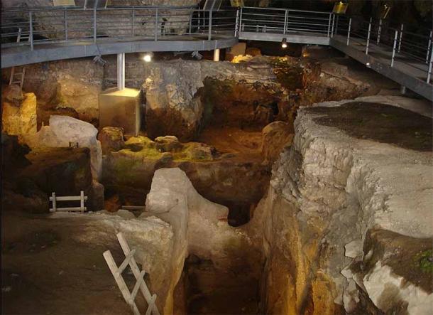 The interior of the Theopetra Cave. Image: Meteora.com.